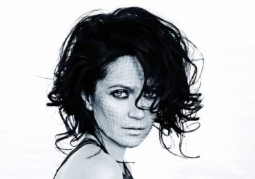 LUCIE B�L� � recit�l