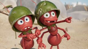 lojza-a-pepa-ziznive-dobrodruzstvi-kamaradu-vcelky-maji-362978