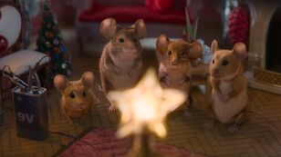 mysi-v-akci-vanocni-past-269825